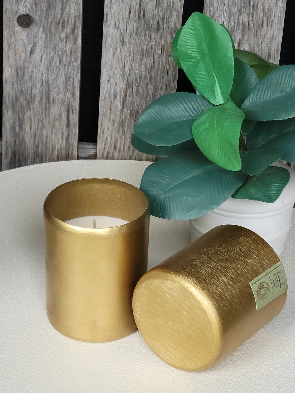 Candlefish Fragrance No. 040  single wick candle Metal Brushed Gold Vessel & Lid